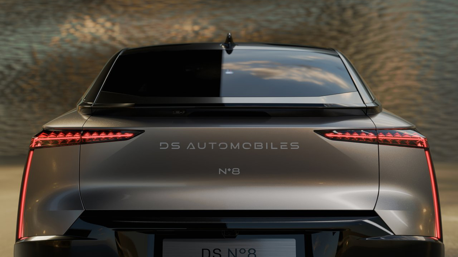 N°8: Η ηλεκτρική ναυαρχίδα της DS έχει 375 άλογα & 750 χλμ. αυτονομία 